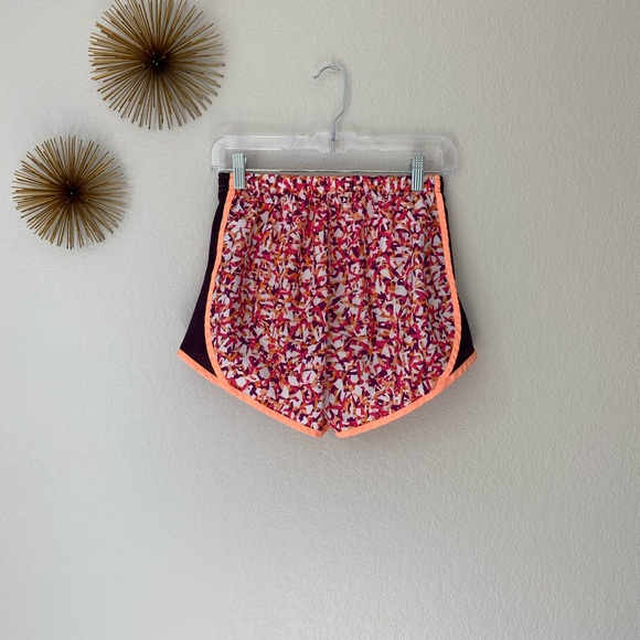 Girls Nike Dri-Fit Shorts - Picture 2 of 8